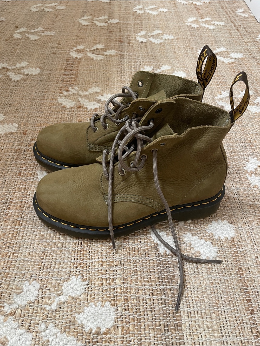Dr. Martens 101 Unbound Tumbled Nubuck leather boots 8 muted olive